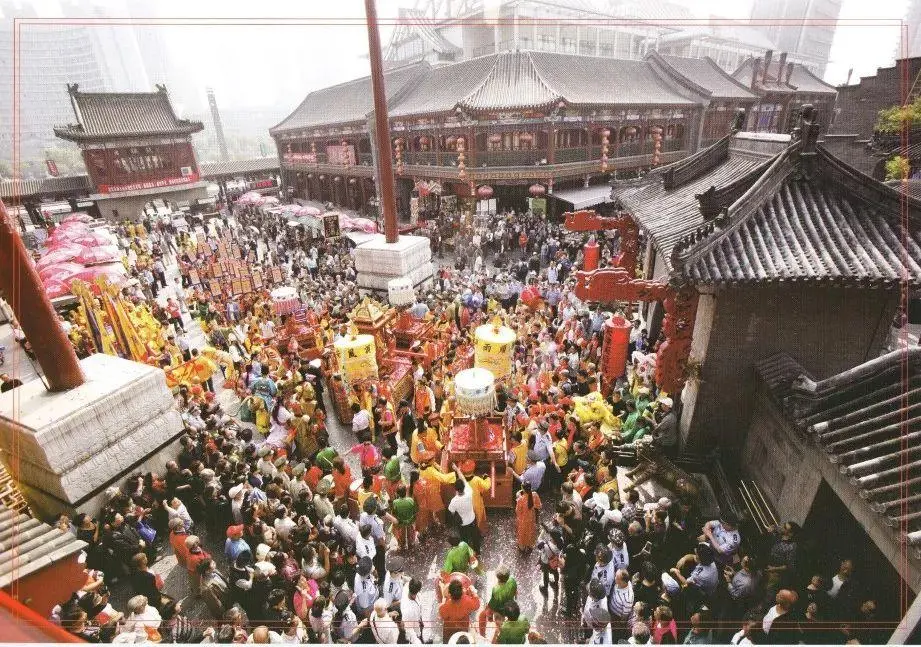 妈祖巡游的盛大场面